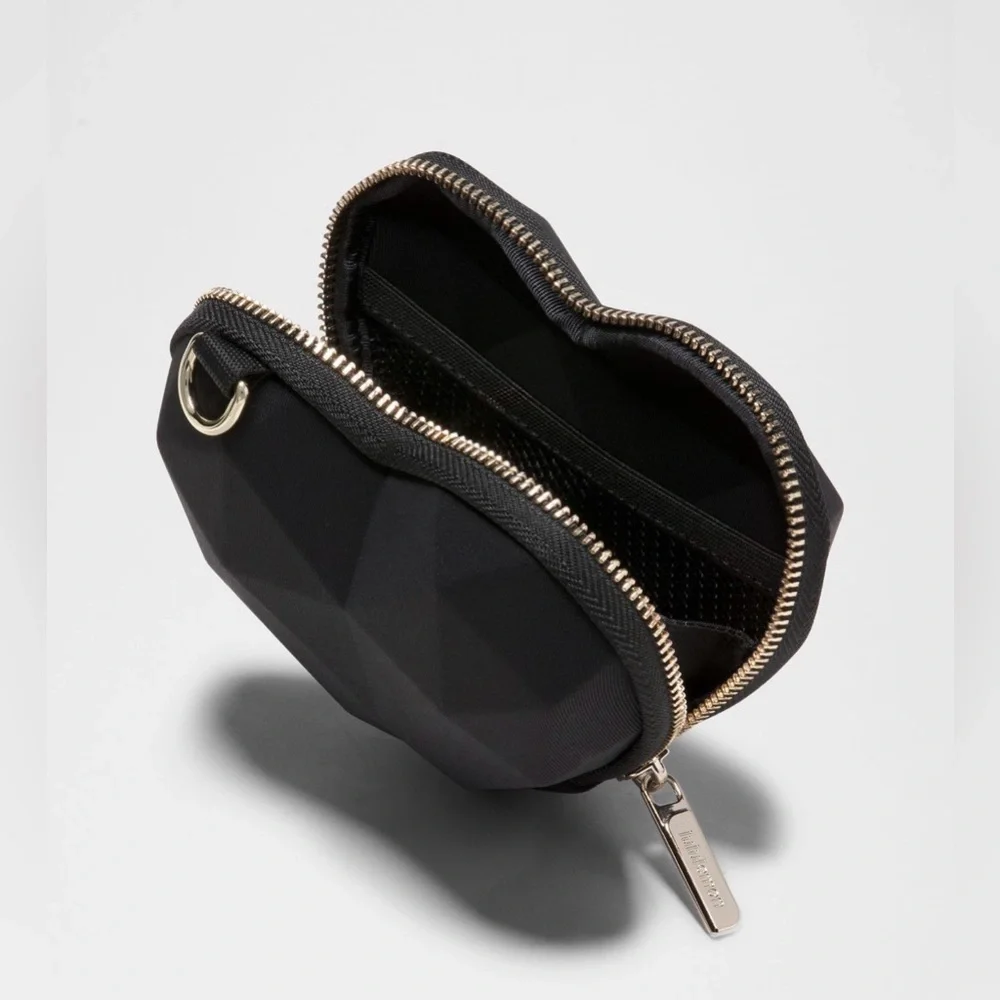 NWT LULULEMON HEART WRISTLET BLACK GOLD - Picture 4 of 9